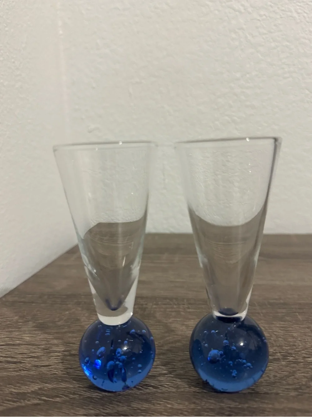 Vintage Blue Bulb Base w/Bullicante Bubbles shot set.